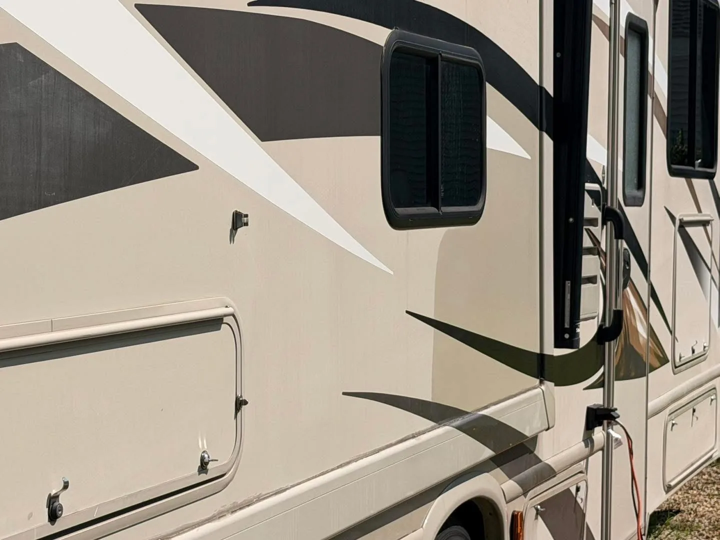 Exterior RV Detailing